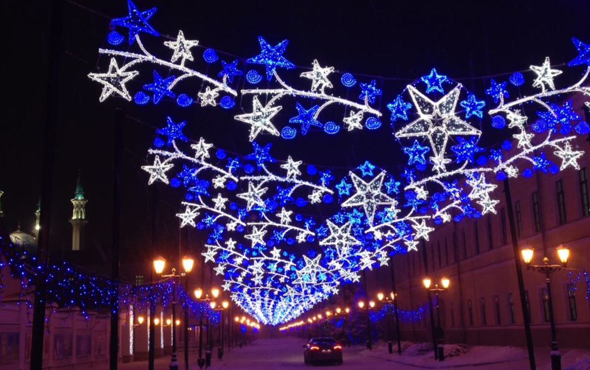 Новогодняя подсветка в парках и аллеях в Москве и МО